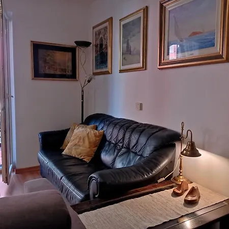 New!!! In Mari Center Apartment *