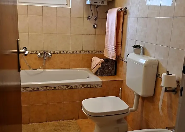 New!!! In Mari Center * Πόρετς