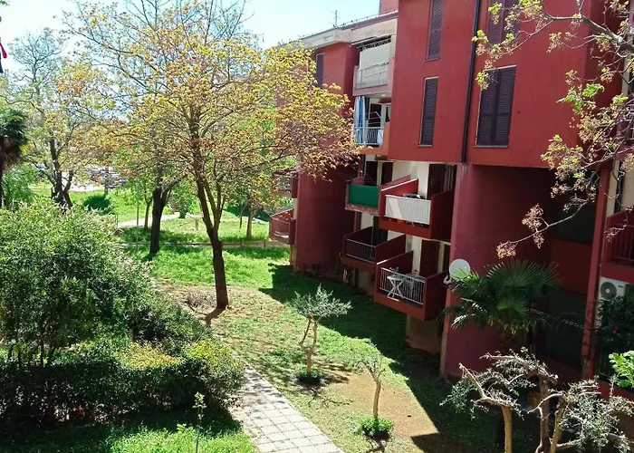 New!!! In Mari Center Apartment *